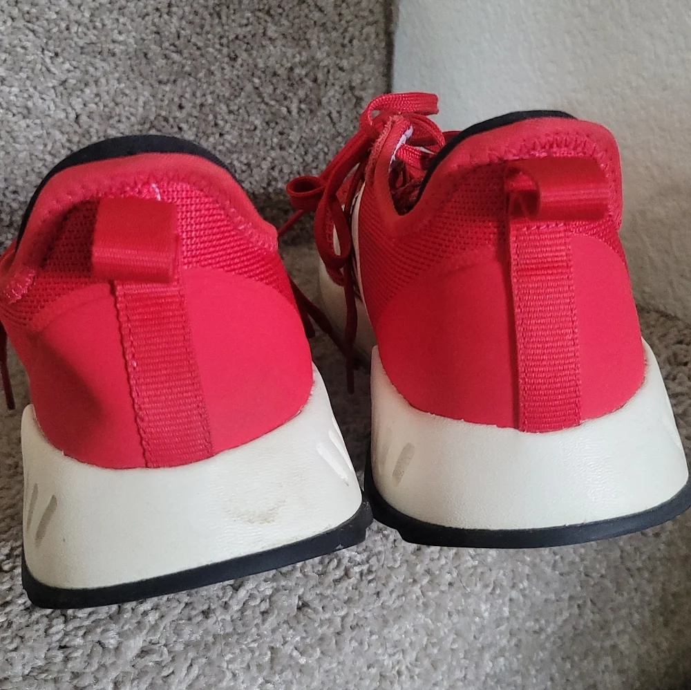 Adidas Men’s Red Phosphere Running Shoes 10